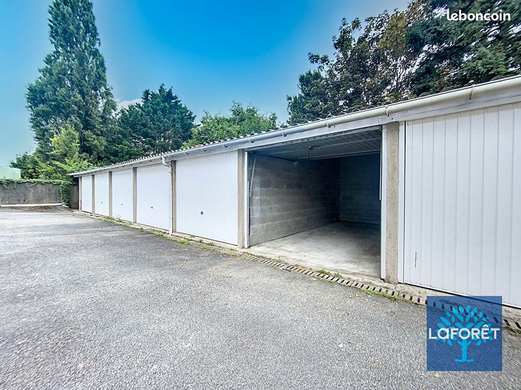 Parking 13 m² · à La Roche-sur-Yon · 13 m² · 85 €/mois