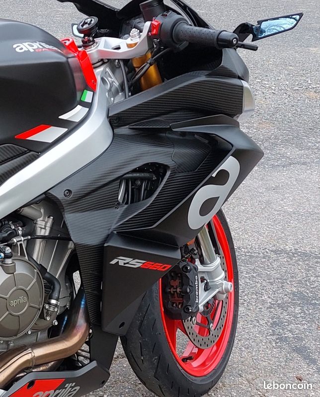 Sous carénages carbone aprilia RS 660 (image 1)