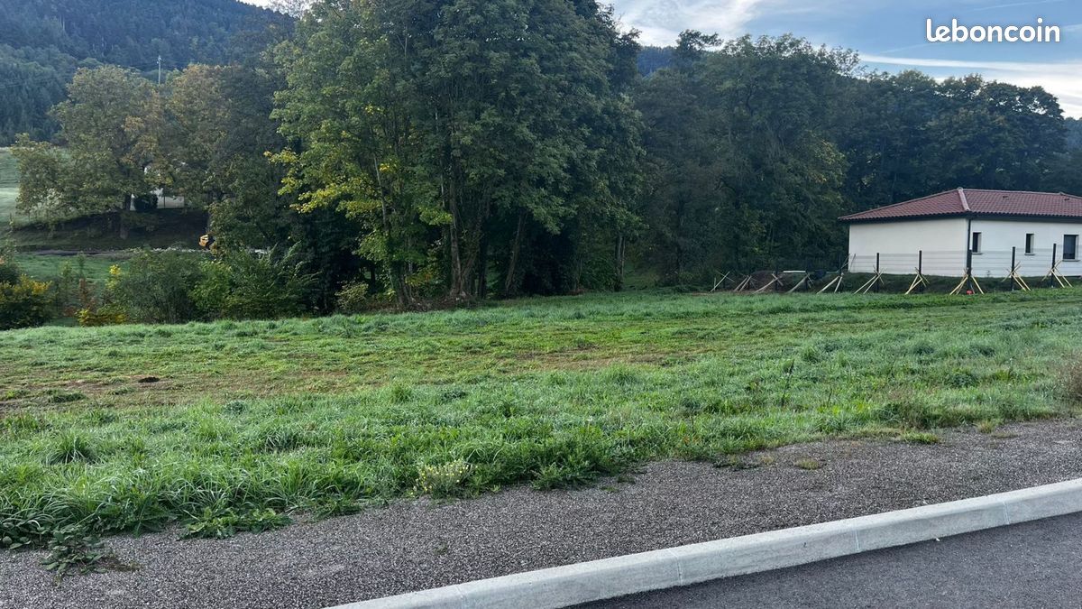 Terrain à bâtir de 267 m² à BOURG-ARGENTAL (42) · 40 000 €