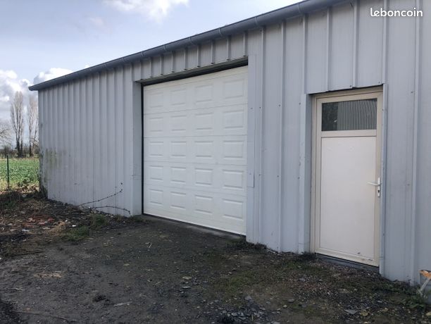 Parking/box 1 pièce 85 m²