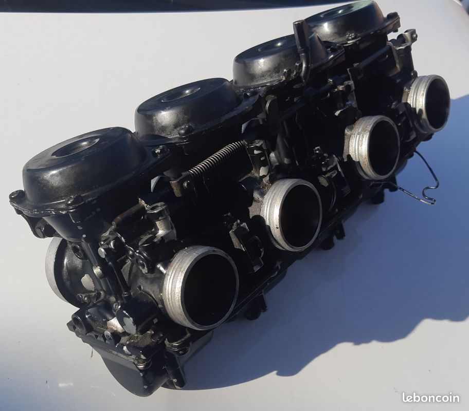 Rampe carburateur SUZUKI GSX 1100 (image 2)