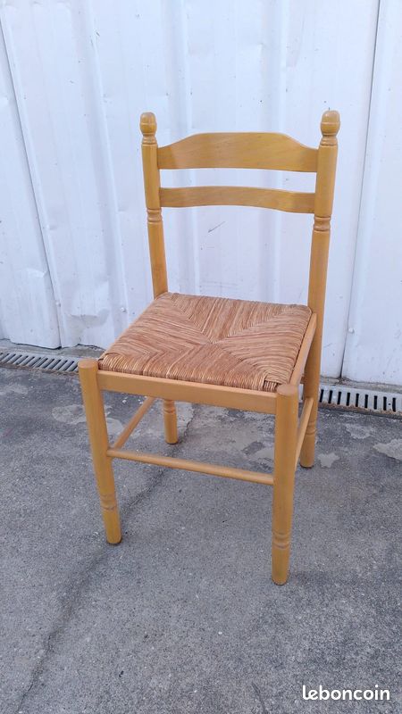 Chaises en bois (image 1)