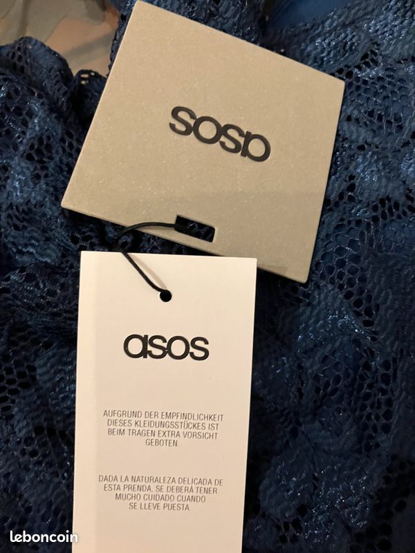 Robe bleu en dentelle (image 7)