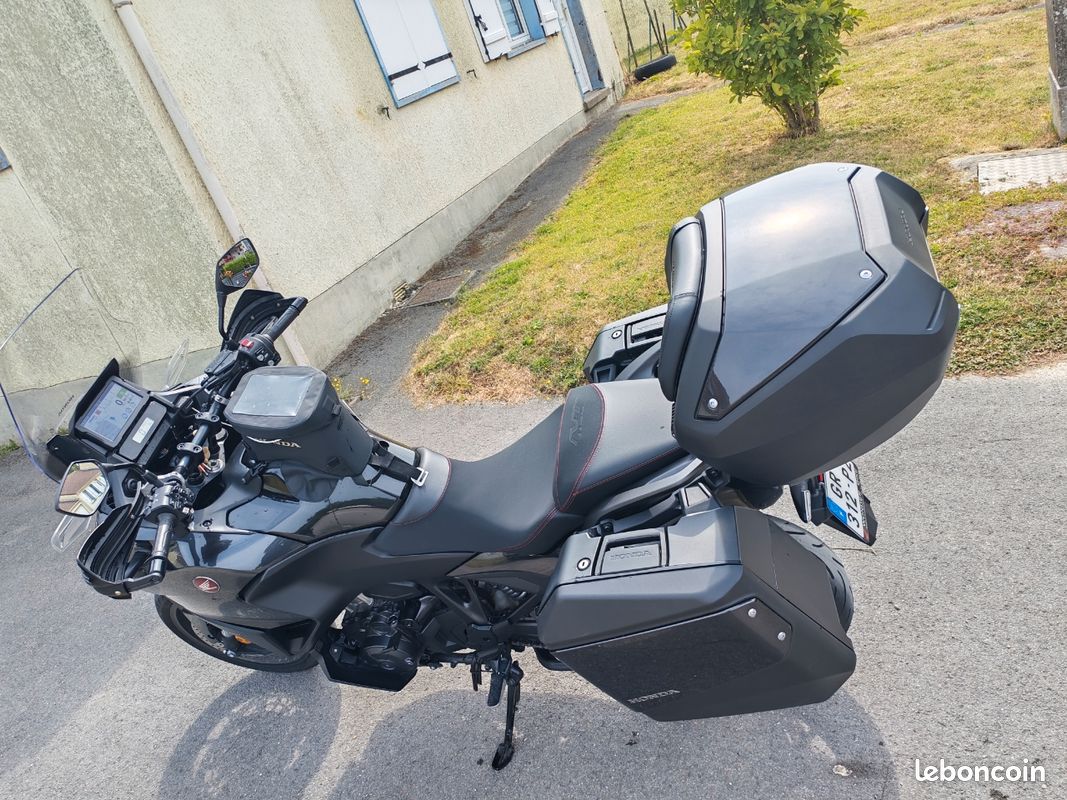 Honda 1100 NT DCT (image 1)