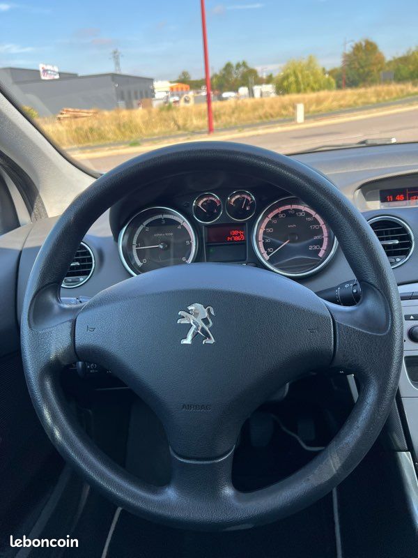 Peugeot 308 1.6 HDi 110ch Urban Move 1er main (image 7)