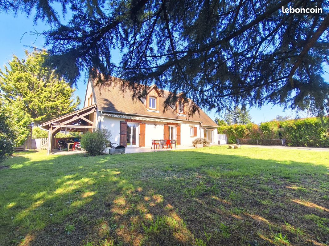 Maison 11 pièces 235 m² · à Châteauneuf-sur-Loire · 235 m² · 371 500 €