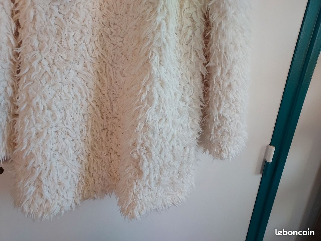 Manteau en fausse fourrure taille S/M (image 9)