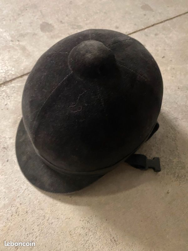 Bombe d’équitation (image 1)