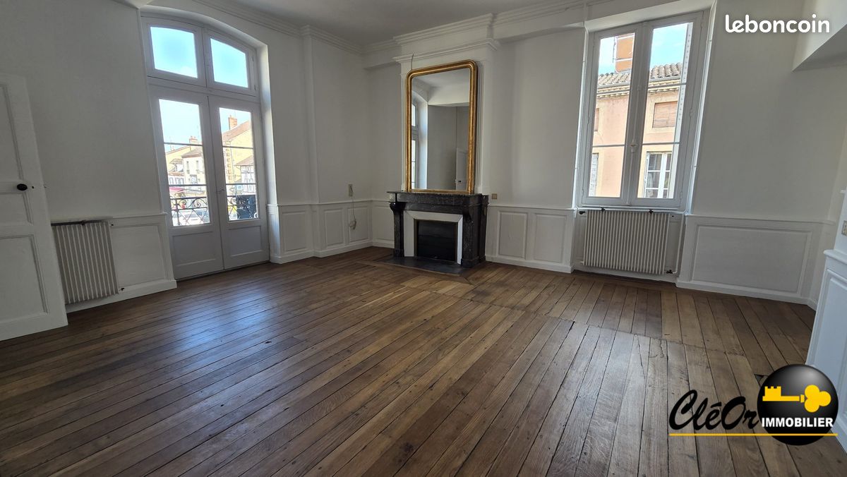 Appartement 6 pièces 155 m² · à Louhans · 155 m² · 800 €