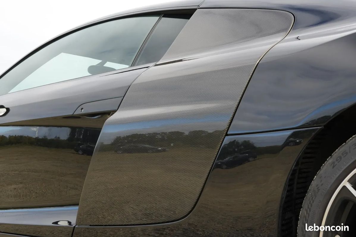 Audi R8 5.2 V10 FSI 525ch R tronic 6 - Suivi d'entretien / HiFi Bang&Olufsen / Caméra de recul / Pack Carbone / Maintien de charge (image 24)