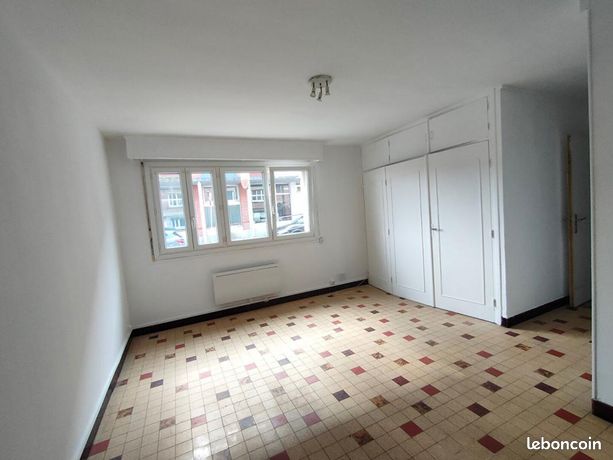 Studio 1 pièce 27 m²