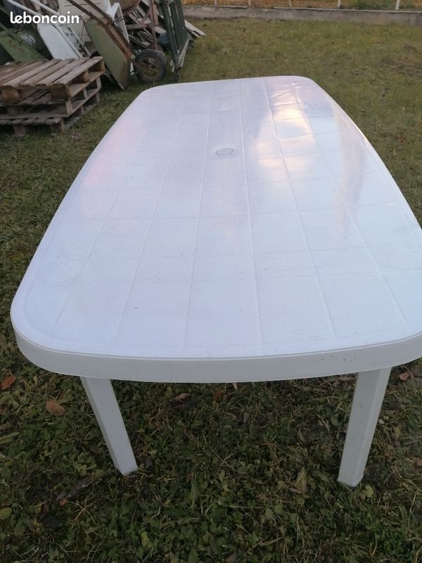 Table de jardin blanche (image 1)
