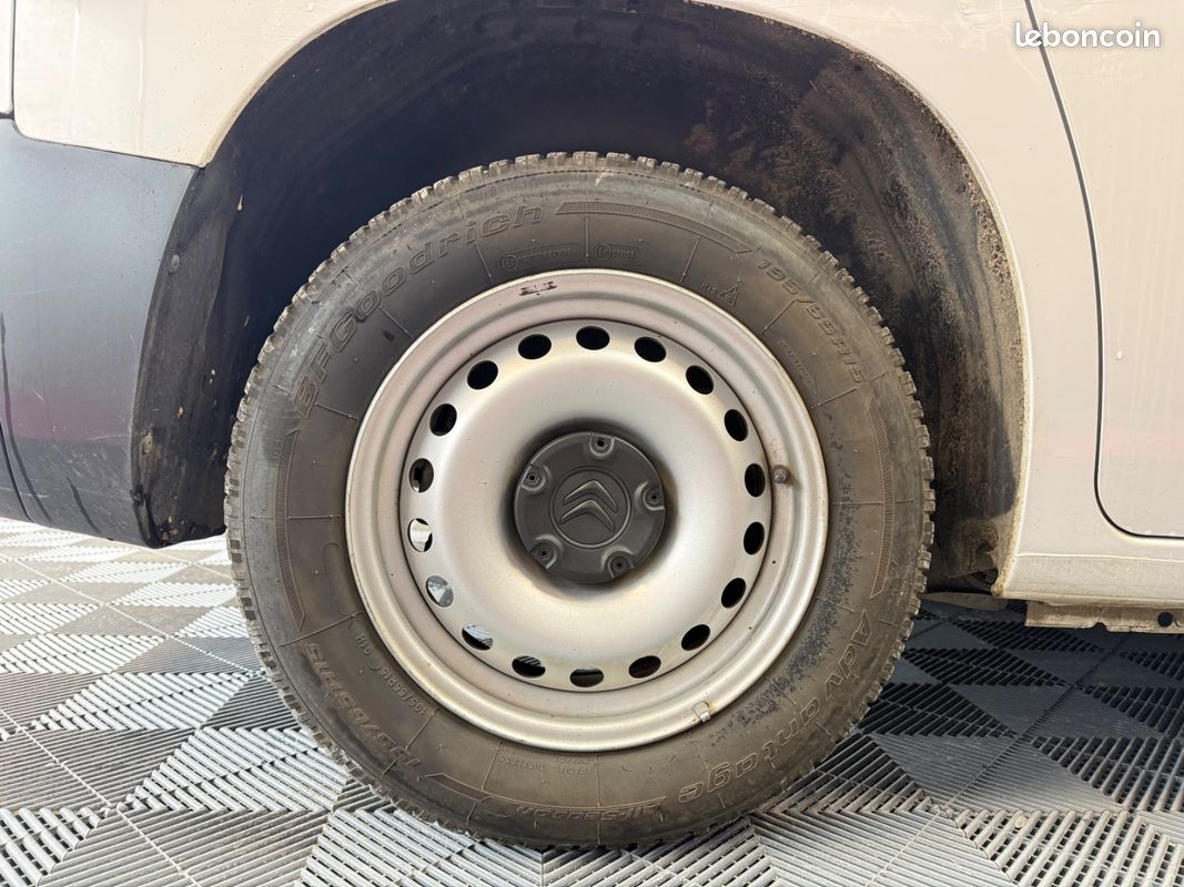 CITROEN BERLINGO Taille M BlueHDi 100 BVM Shine / ENTRETIEN COMPLET (image 18)