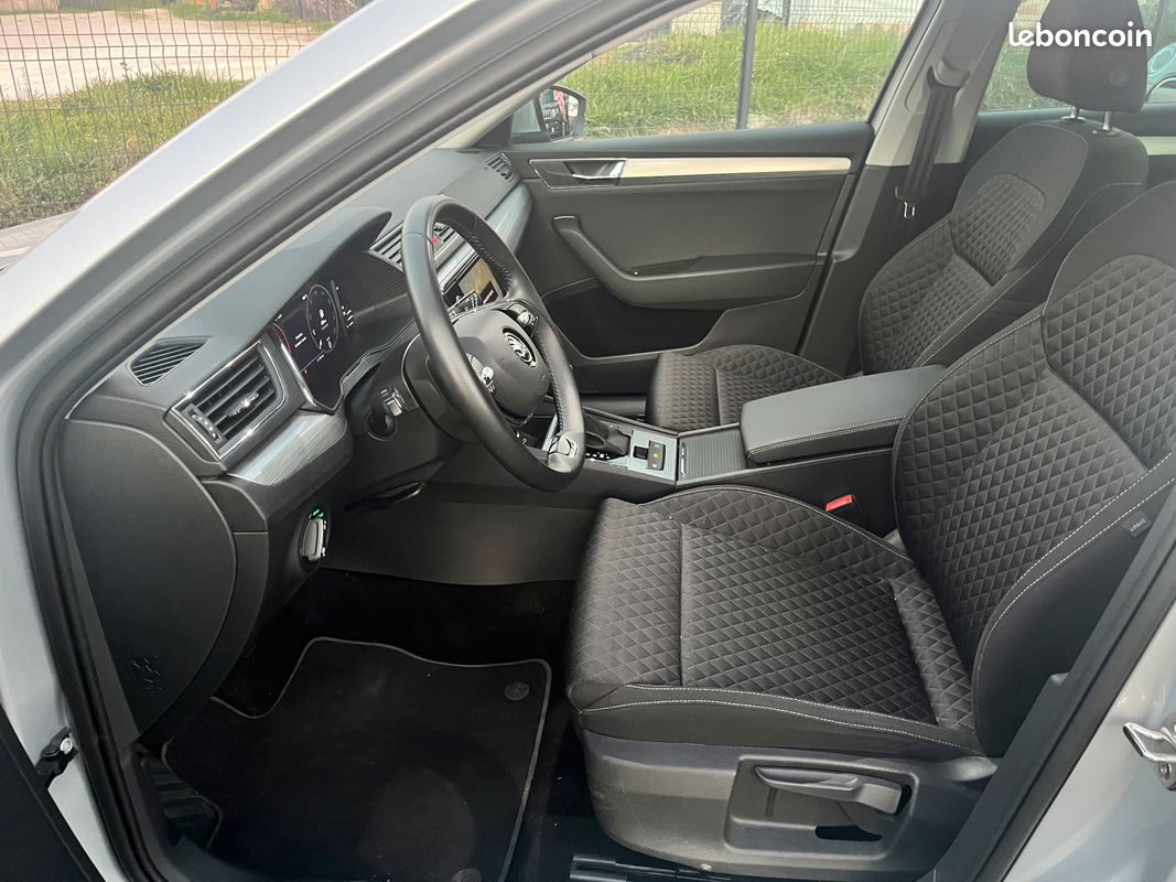Skoda superb combi 2.0 tdi 150 ch scr business dsg7 gps - camera - apple carplay android auto - jantes alu 17" - acces + demarrage mains libres - vitres arr surteintees - phares bi-xenon – gris argent (image 4)