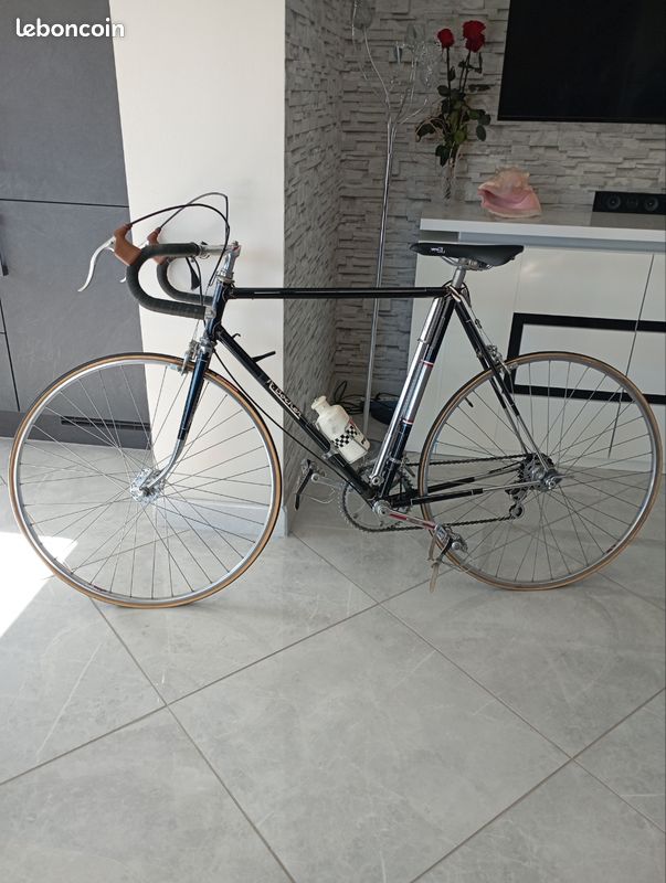 Vélo de route bon état - Vélos