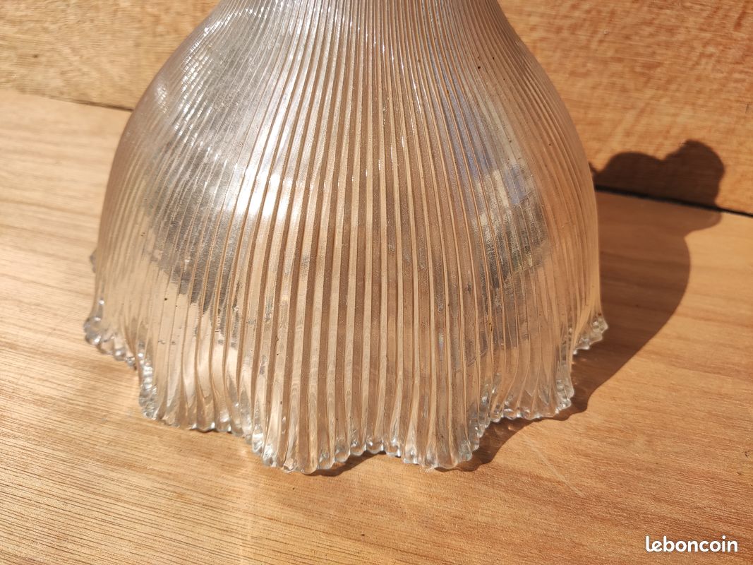 Grand Abat-jour Vintage XXe – Verre Pressé Blanc Et Transparent – Très Bon état