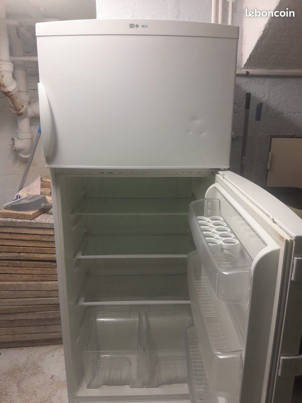 Frigo avec congélateur à vendre (image 6)