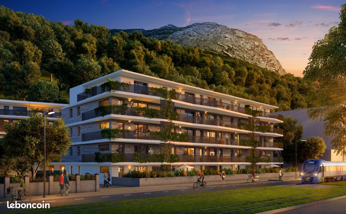 Parking 25 m² · à Saint-Martin-le-Vinoux · 25 m² · 140 €/mois