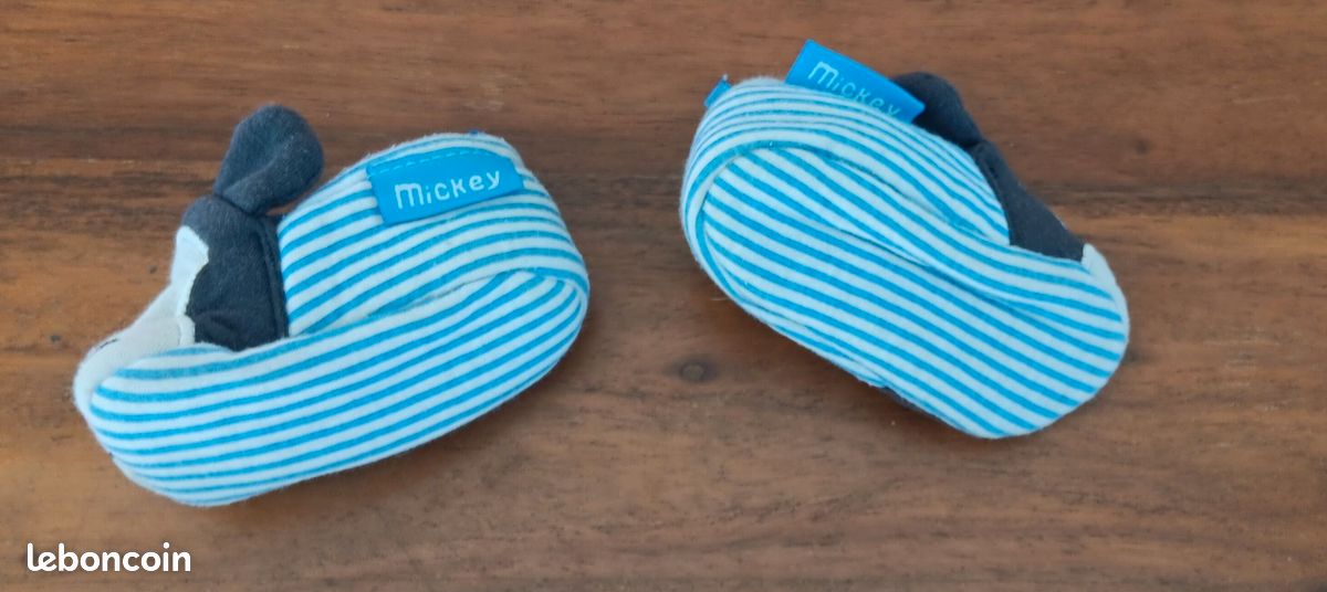 Petites Baskets Pour Bébé Garçon - Taille 0-3 Mois, Occasion En Bon état