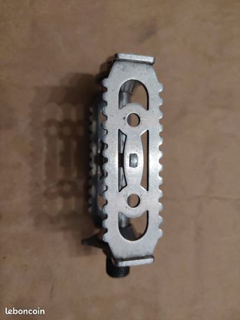 1 petite pédale lyotard vélo ancien vintage pedals gauche 14