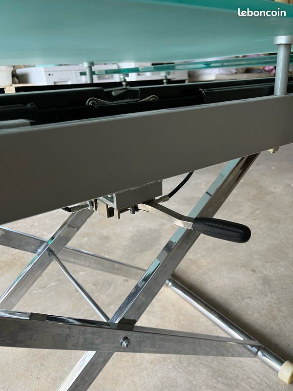 Table à manger en verre (image 3)