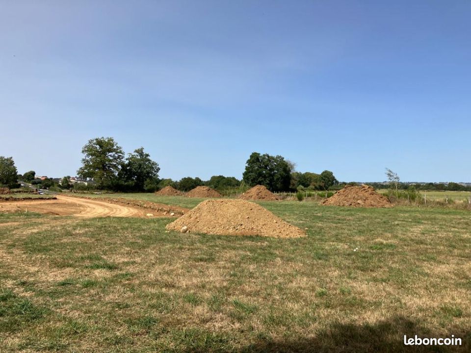 Terrain 829 m² Arpajon Sur Cere · à Arpajon-sur-Cère · 59 100 €
