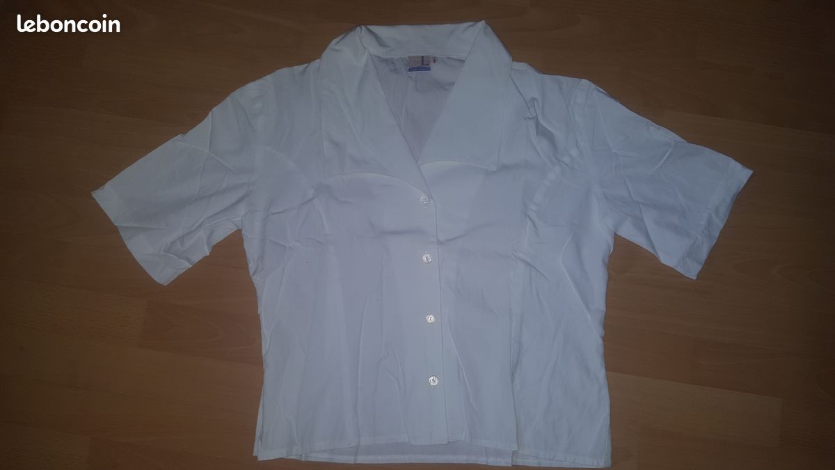 Veste / Chemisette blanche (image 1)