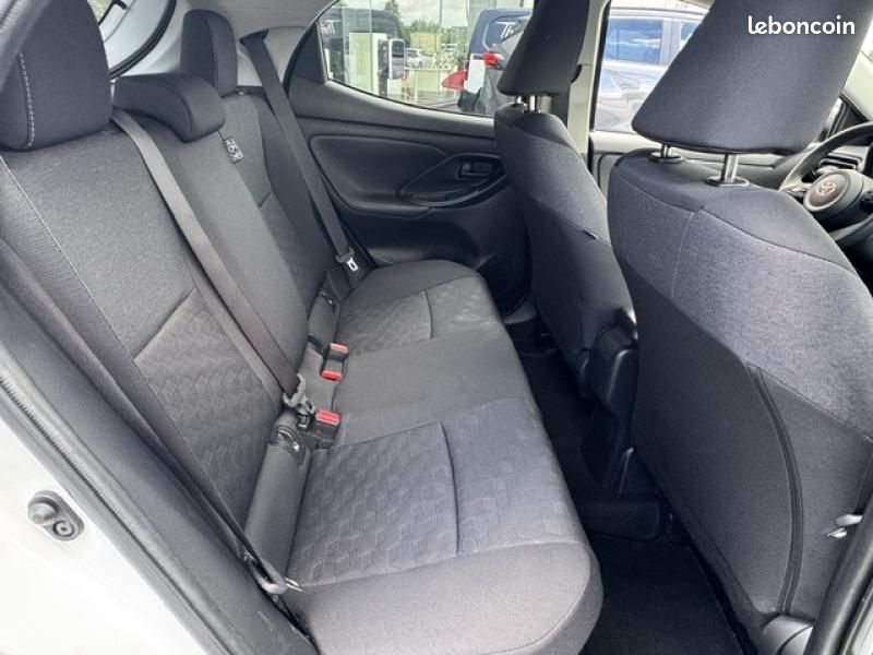 Toyota Yaris 116h Design 5p MC24 (image 13)