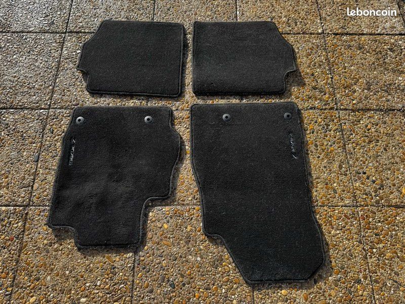 Lot de 4 tapis d’origine Mazda 2 II sigle Mazda 2008 (image 1)