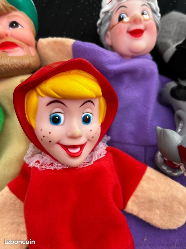 Ensemble de Marionnettes à Main – Univers Petit Chaperon Rouge – Showtime - Jeux & Jouets Ensemble de Marionnettes à Main – Univers Petit Chaperon Rouge – Showtime - Jeux & Jouets