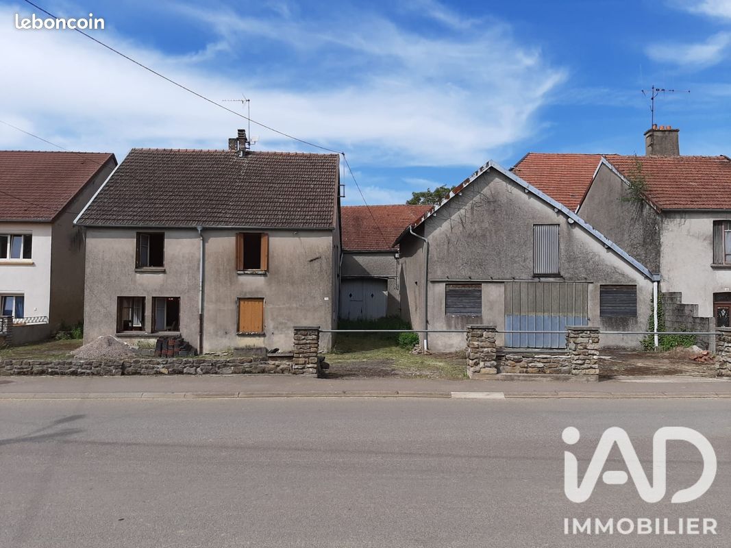Maison 5 pièces 137 m² · à Poinson-lès-Fayl · 137 m² · 37 500 €