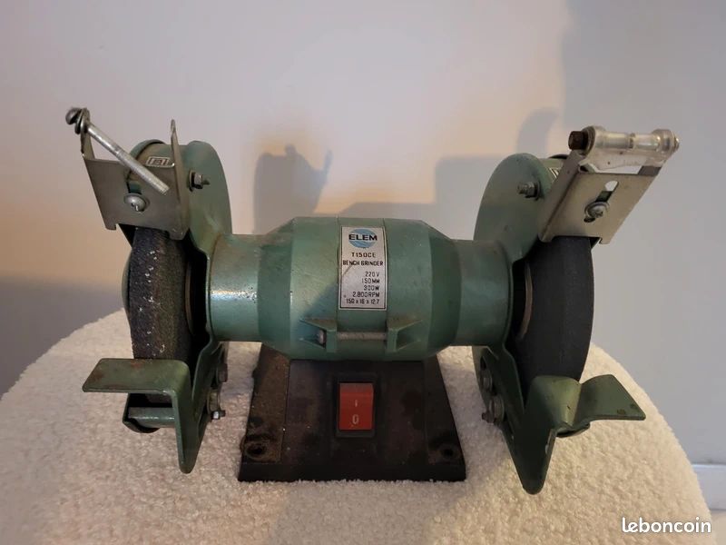 Touret à meuler ELEM T150CE 300W – meules 150 mm – très bon état (image 1)