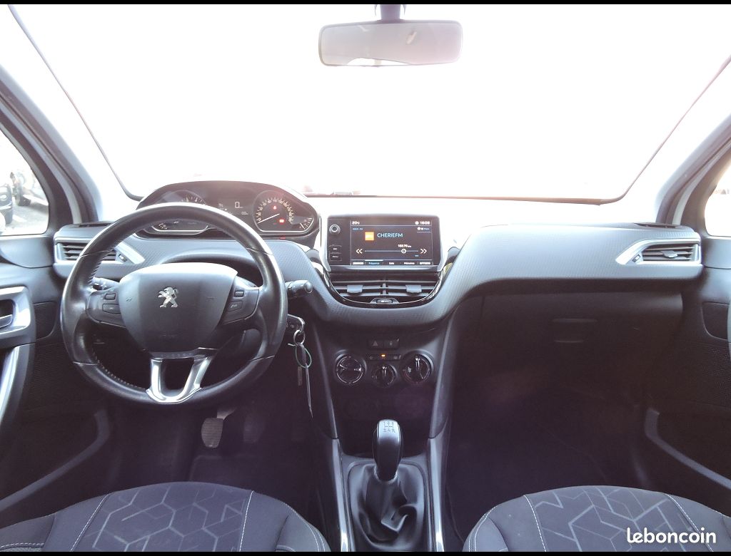 Peugeot 2008 ACTIVE PURETECH 82CH BVM5 (image 8)