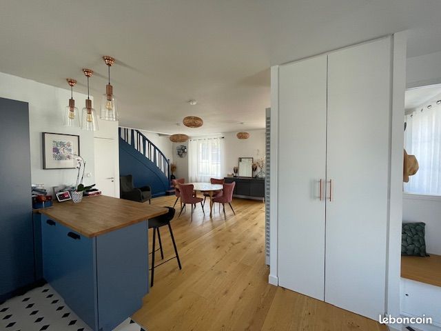 Maison 6 pièces 150 m² · à La Rochelle · 150 m² · 2 500 €