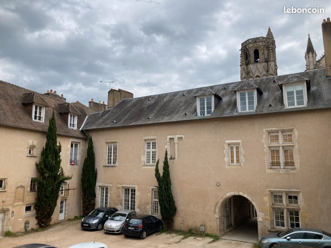 T2 + parking centre-ville - Poitiers 86000 (image principale 0)