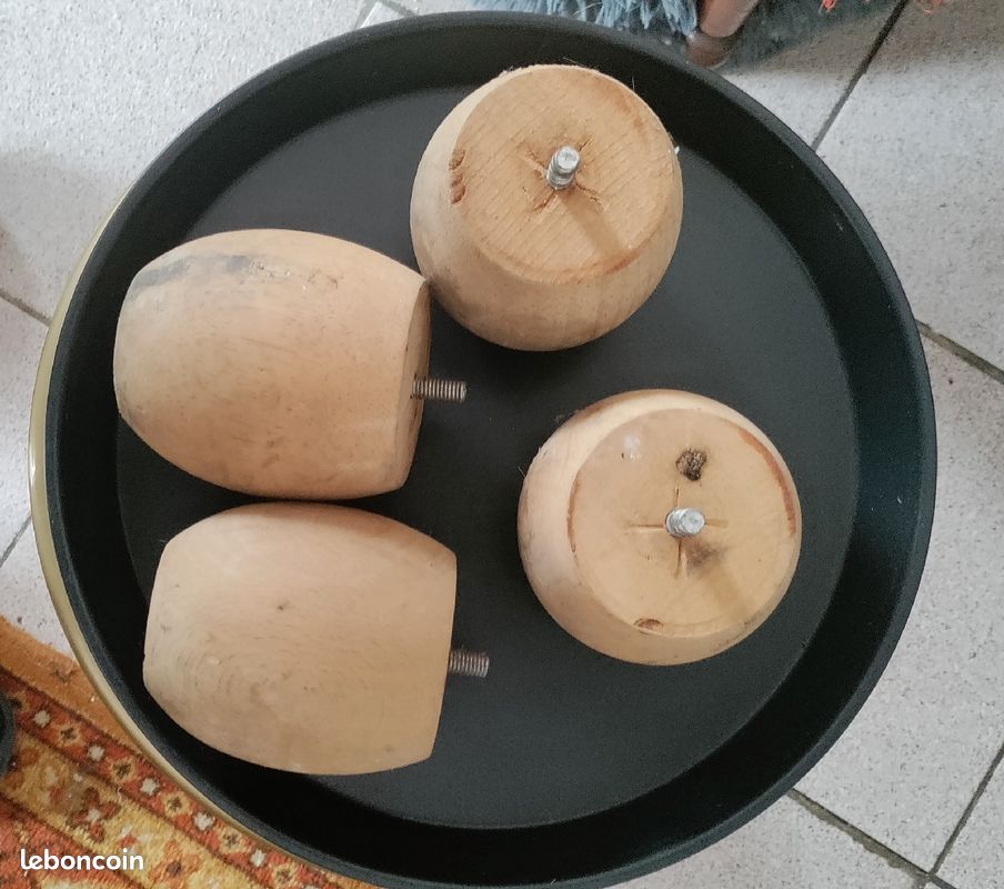 Pied en bois (image 1)