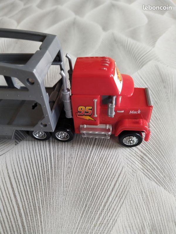 Jouet. Camion Cars 3 Mack. Mattel Pixar (image 4)