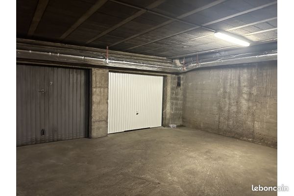 Parking 13 m² · à Hyères · 13 m² · 115 €/mois