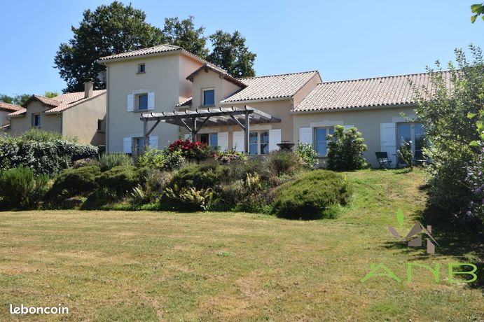 Villa 6 pièces 210 m²