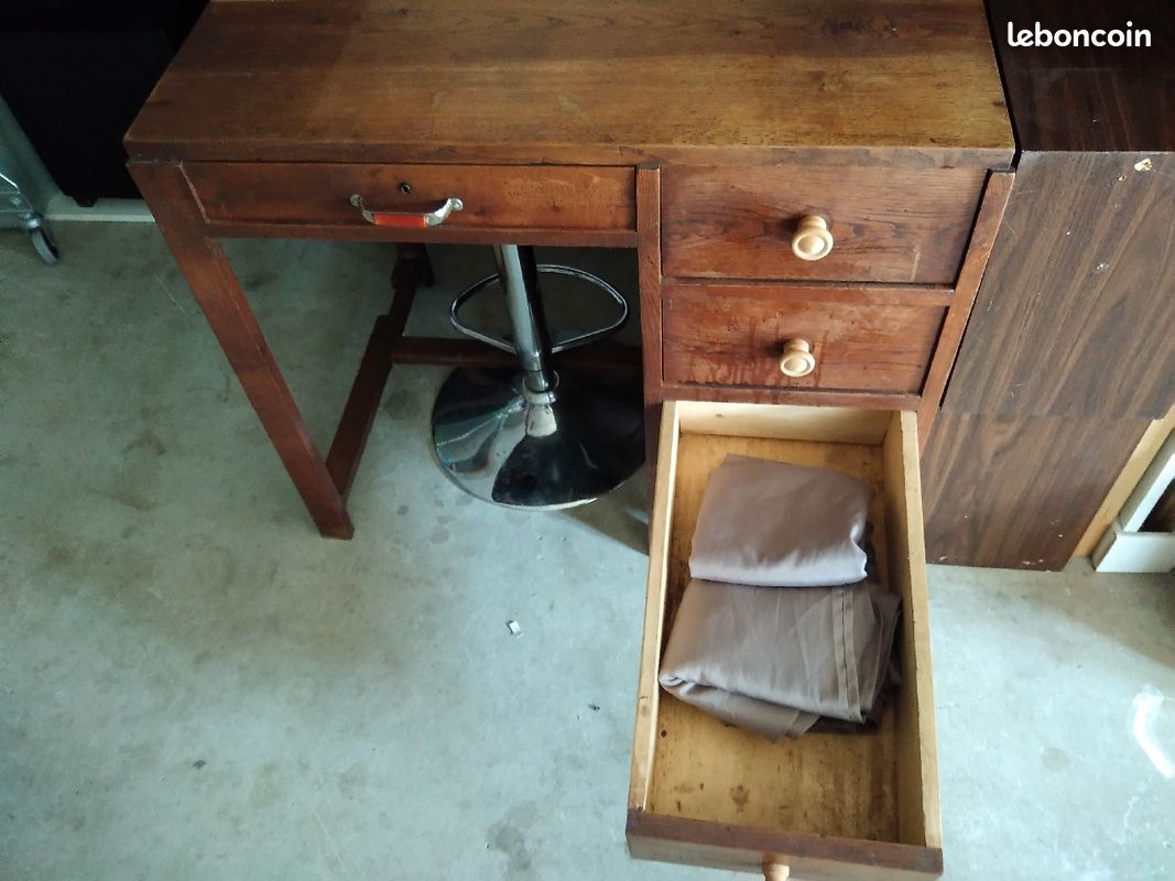 Bureau ancien hêtre massif année 1946 (image 1)