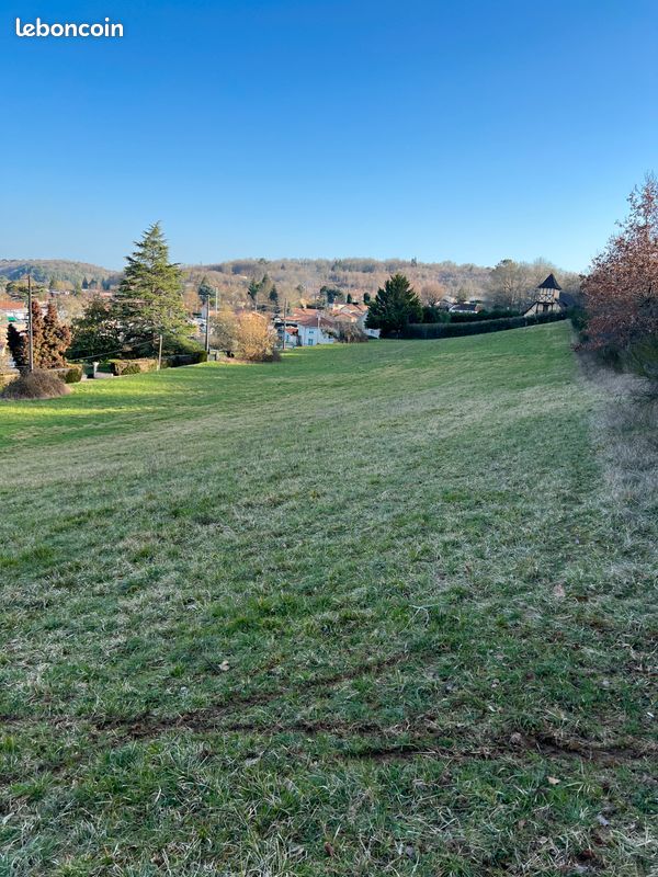 Terrain à bâtir – 2 573 m² · à Boulazac Isle Manoire · 44 000 €