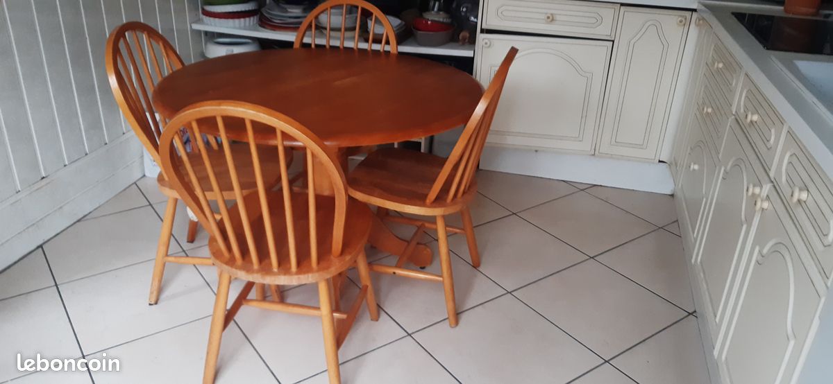 Table ronde ancienne (image 2)