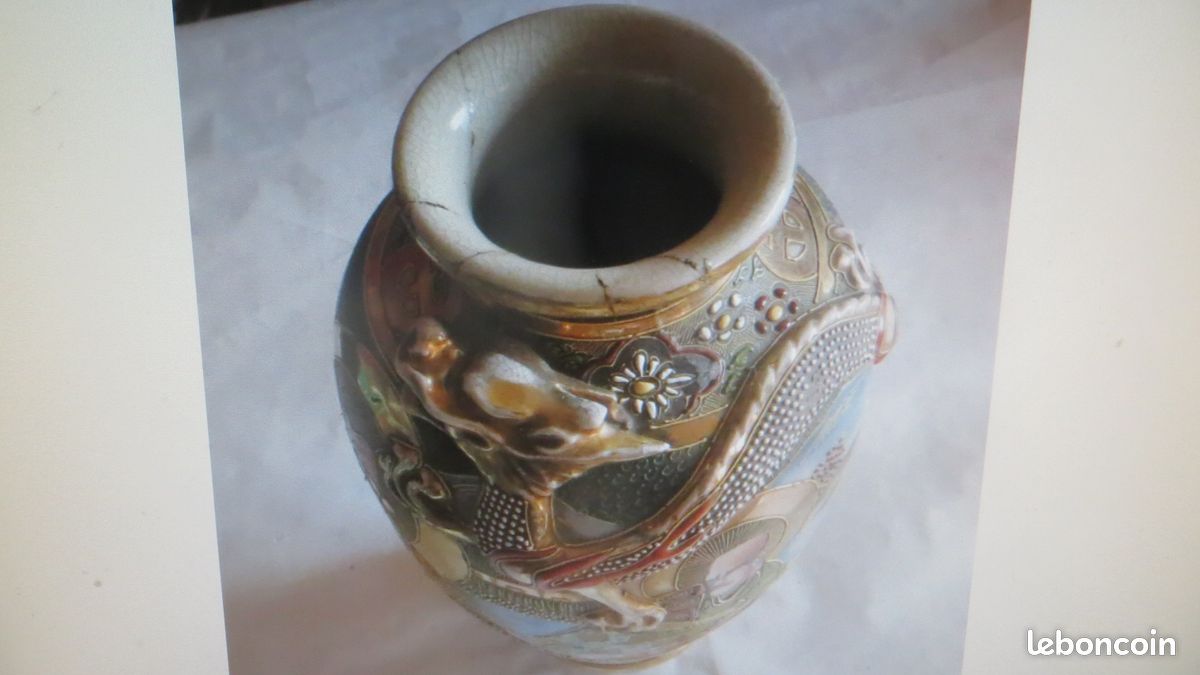 Très grand vase japonais (1) avec nombreuses dorures – a été réparé (image 3)