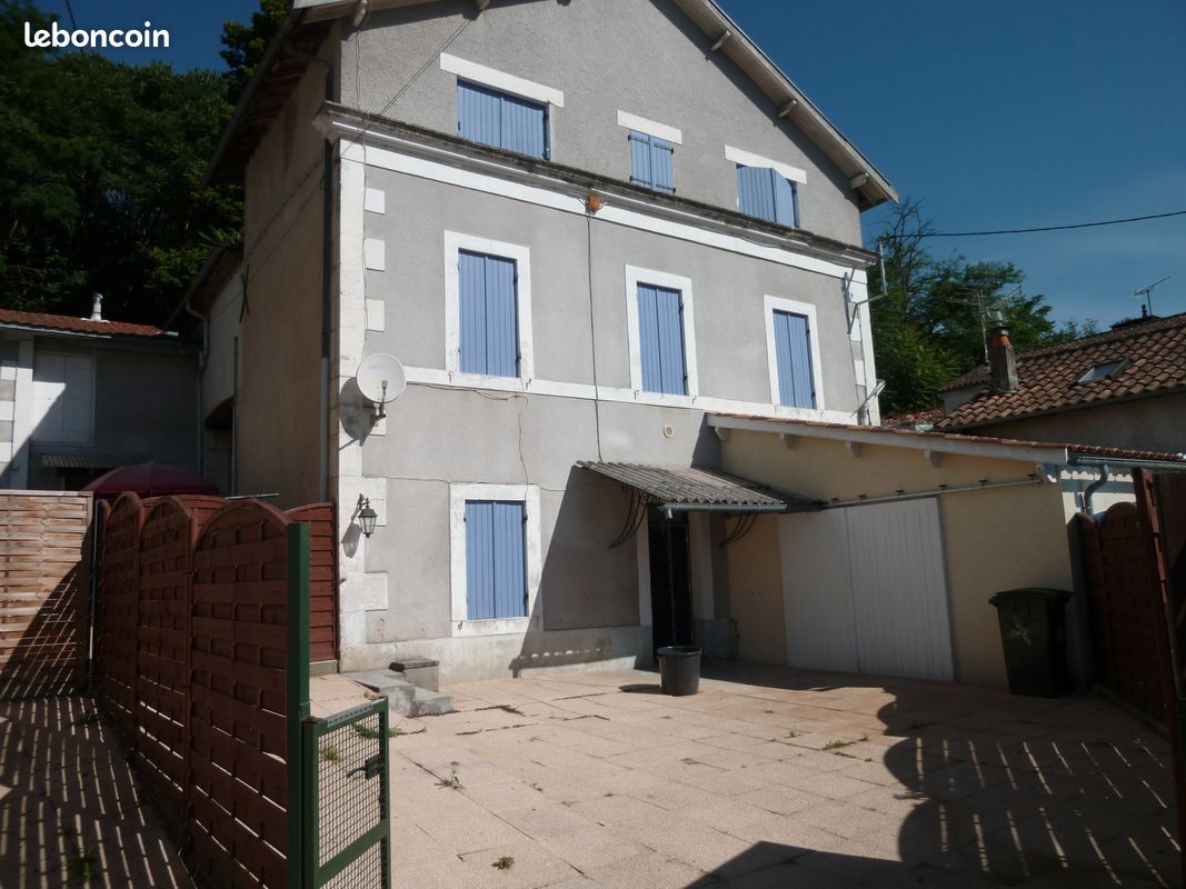 Appartement 6 pièces 140 m² · à Périgueux · 140 m² · 850 €/mois