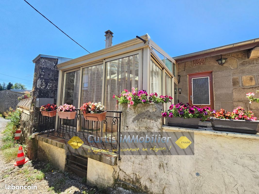 Maison 3 pièces 29 m² · à Lapte · 29 m² · 410 €