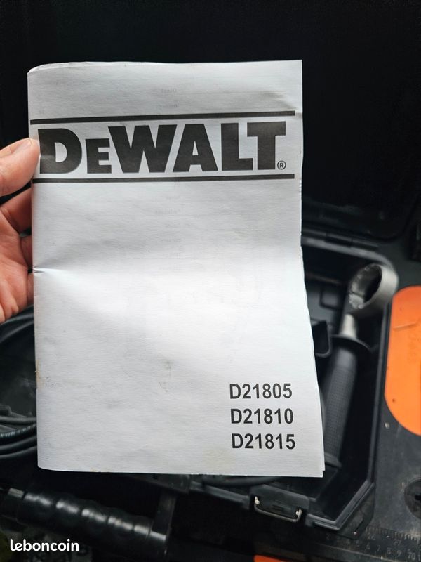 Perceuse à percussion DeWALT D21805 avec coffret (image 2)
