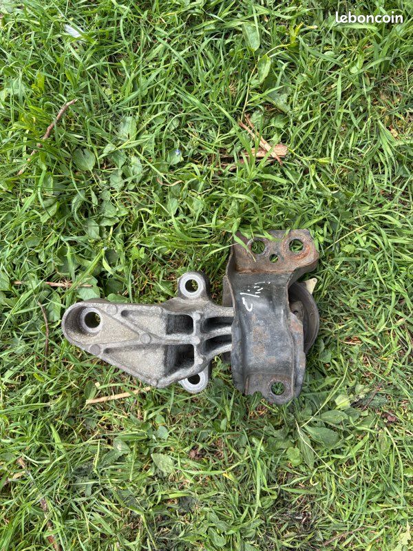 Support moteur Clio 3 (image 1)