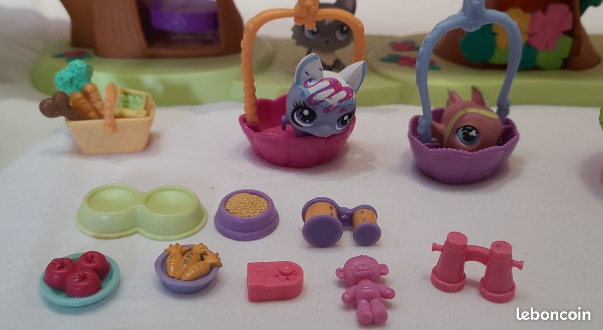 Lot D'accessoires Petshop LPS (Littlest Pet Shop) - Tenues Et Habits - Occasion