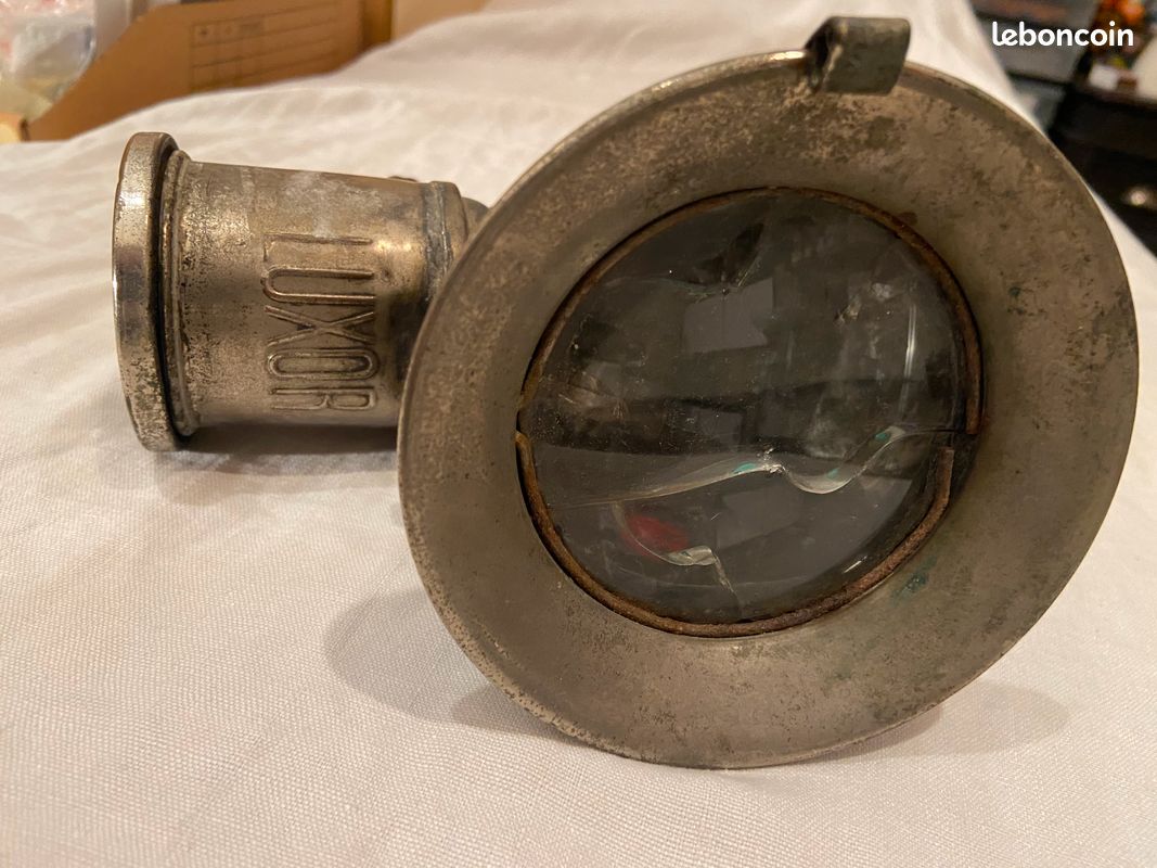 Belle lampe de vélo vintage ou antique en métal, Luxor