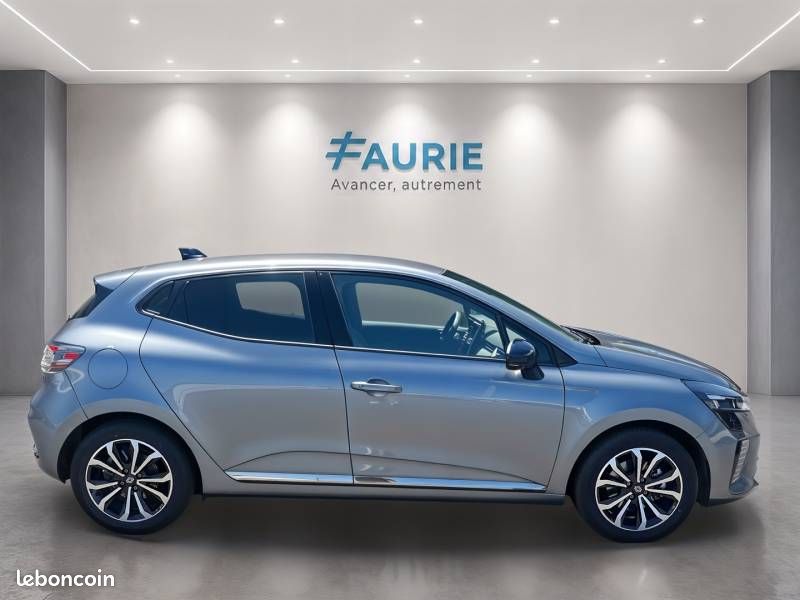 Renault Clio E-Tech full hybrid 145 ch GSR2 Techno (image 4)
